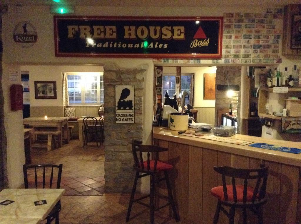 Cross Keys Inn Lydford-on-Fosse Exteriör bild