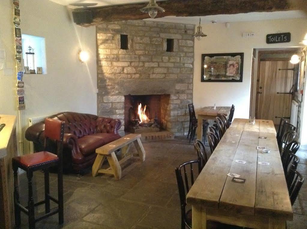 Cross Keys Inn Lydford-on-Fosse Exteriör bild